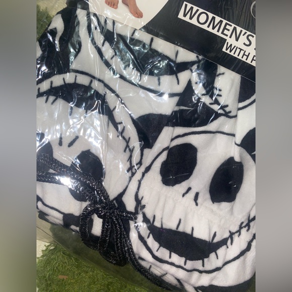 NIGHTMARE BEFORE CHRISTMAS SLEEPING JOGGERS - Picture 3 of 3